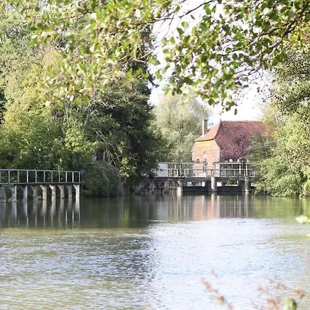 La Croix St Jean Oda ve Kahvaltı Foucheres