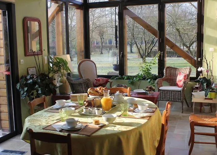 La Croix St Jean לינה וארוחת בוקר